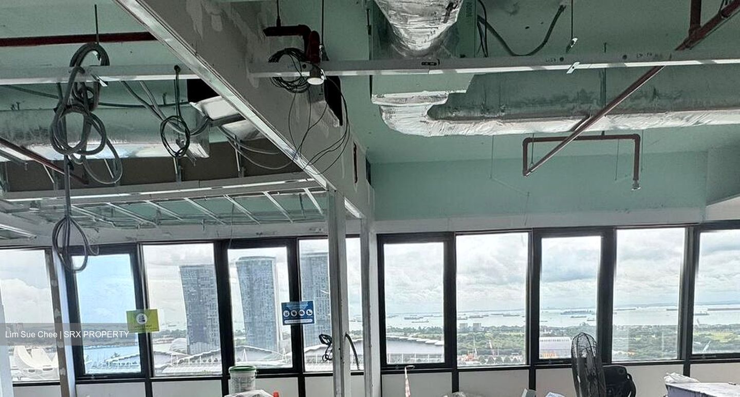Hsbc Building (D1), Office #526481521